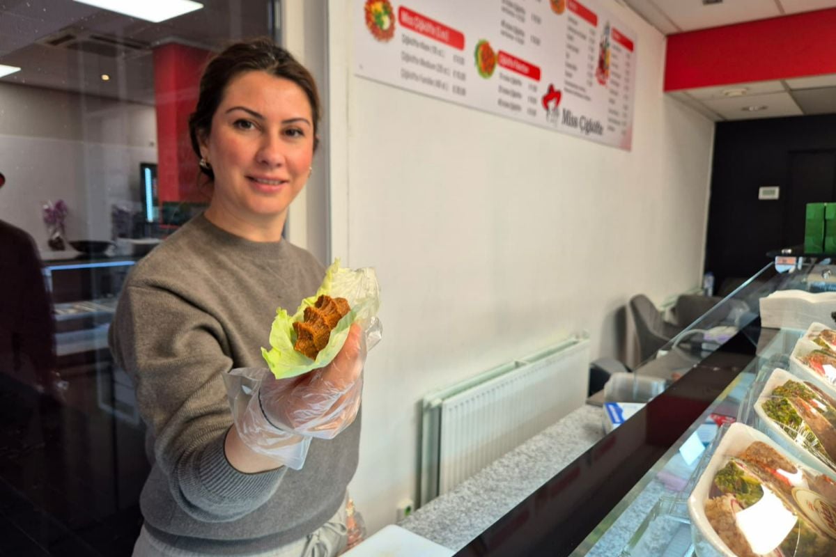 Mehtap begint çigköfte-zaak in Enschede: ‘Mijn zoon gaf me het laatste zetje’