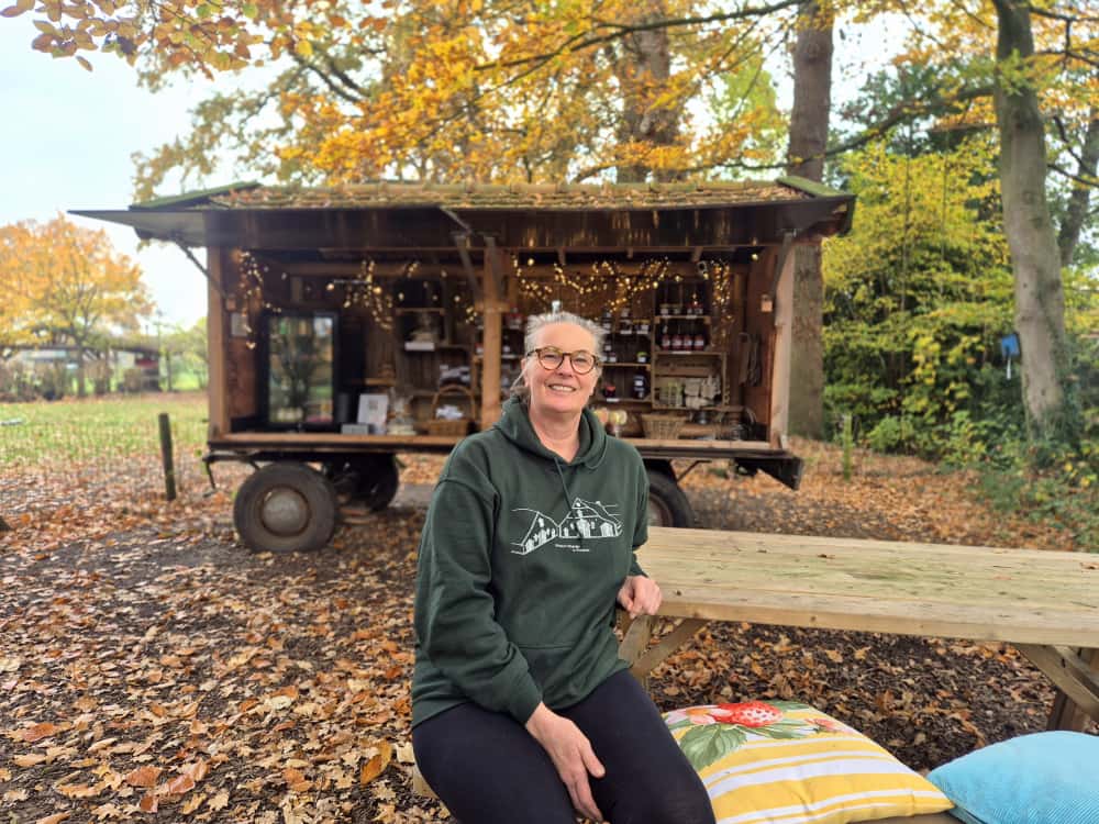 Aan de rand van Enschede staat Annettes mini-winkeltje vol huisgemaakte lekkernijen