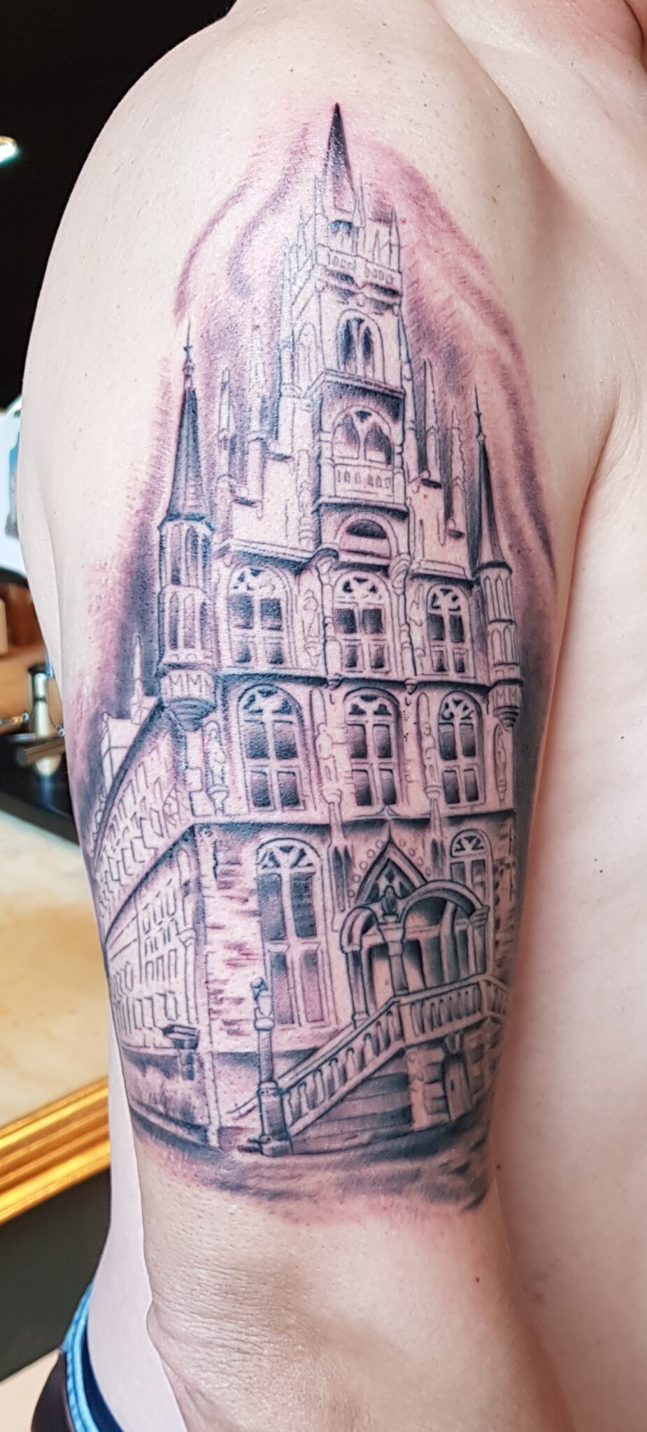 Wat een eer! Deze Gouwenaars hebben een Goudse tattoo indebuurt Gouda