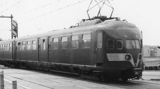 In de jaren '60 koppelden of splitsten de Rotterdammer en Hagenaar op station Gouda