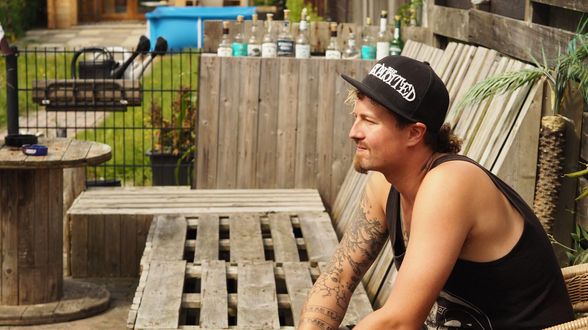 Steven's interieur is een labyrinth van mancaves: 'Mijn passie vloeit door in mijn omgeving' - indeb