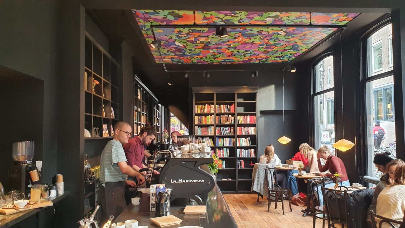 Nieuwe hotspot in Groningen Koffiestation Books & Coffee indebuurt
