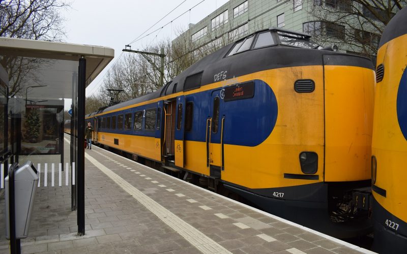Let op! Er rijden twee dagen lang geen treinen van Haarlem naar Leiden indebuurt Haarlem Let op! Er rijden twee dagen lang geen treinen van Haarlem naar Leiden indebuurt Haarlem