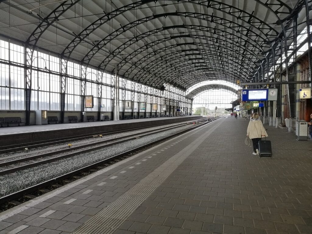 Ellende of meevaller? Zo vaak is de trein op tijd op station Haarlem - indebuurt
