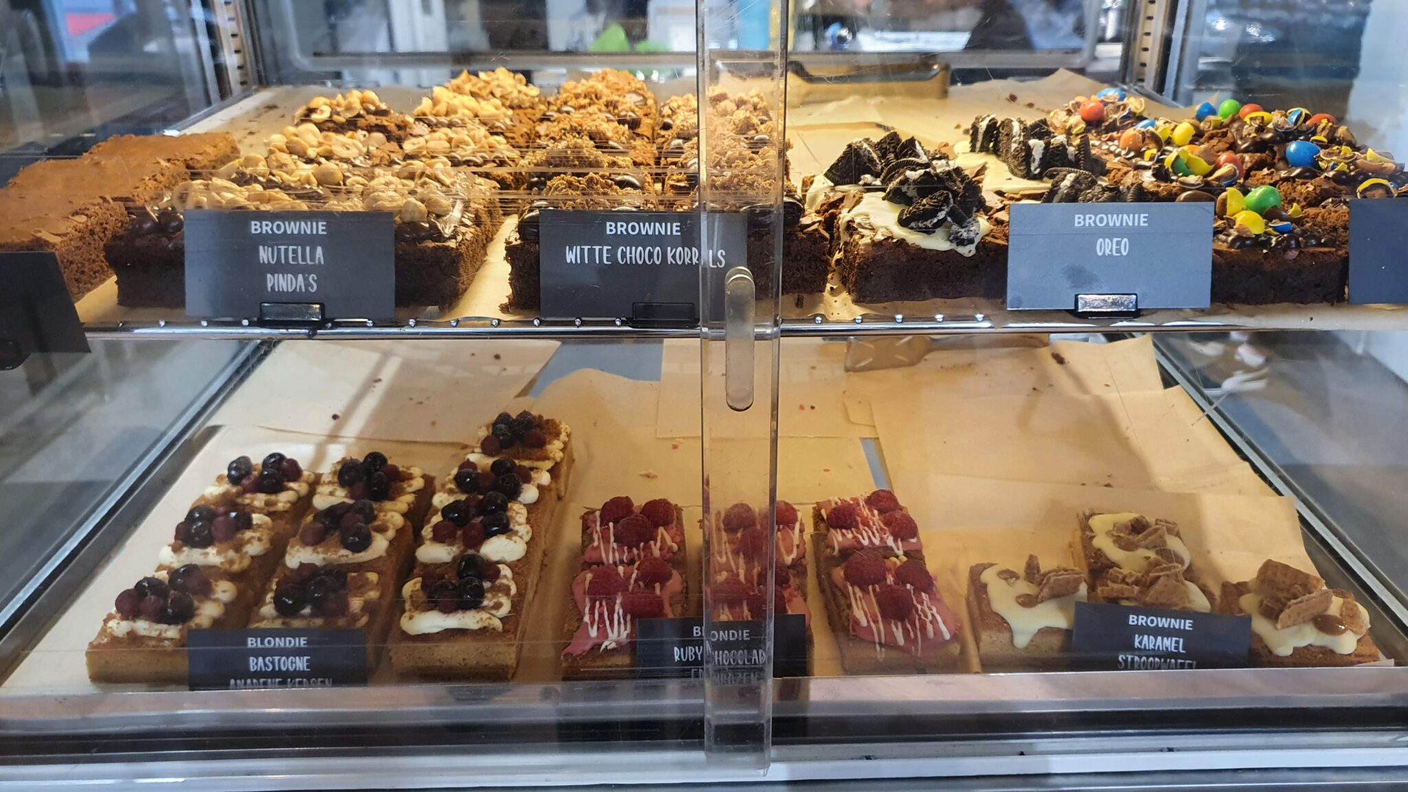 Smullen Brownies & Downies opende vandaag de To Go Store en wij