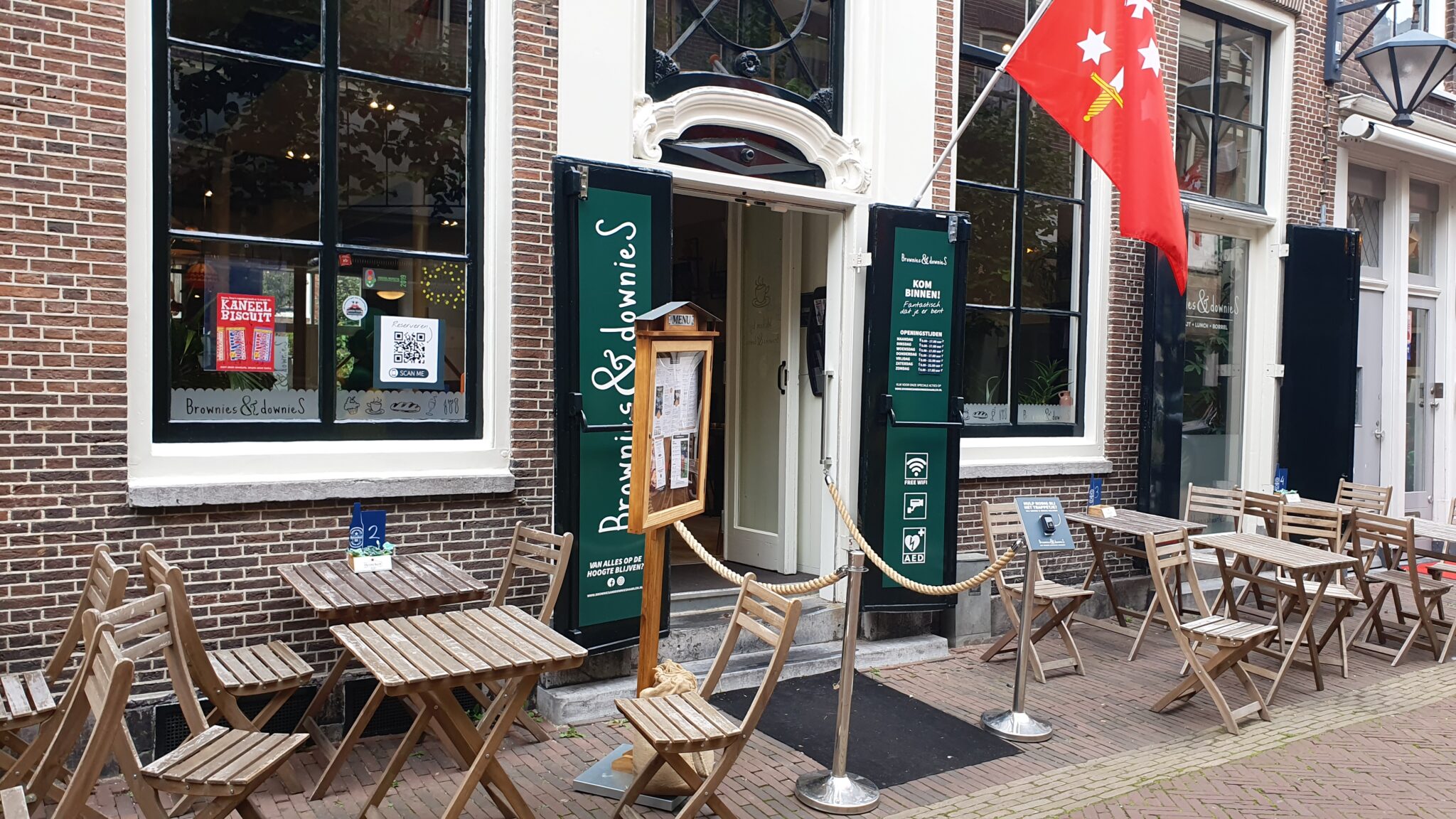 Smullen Brownies & Downies opende vandaag de To Go Store en wij