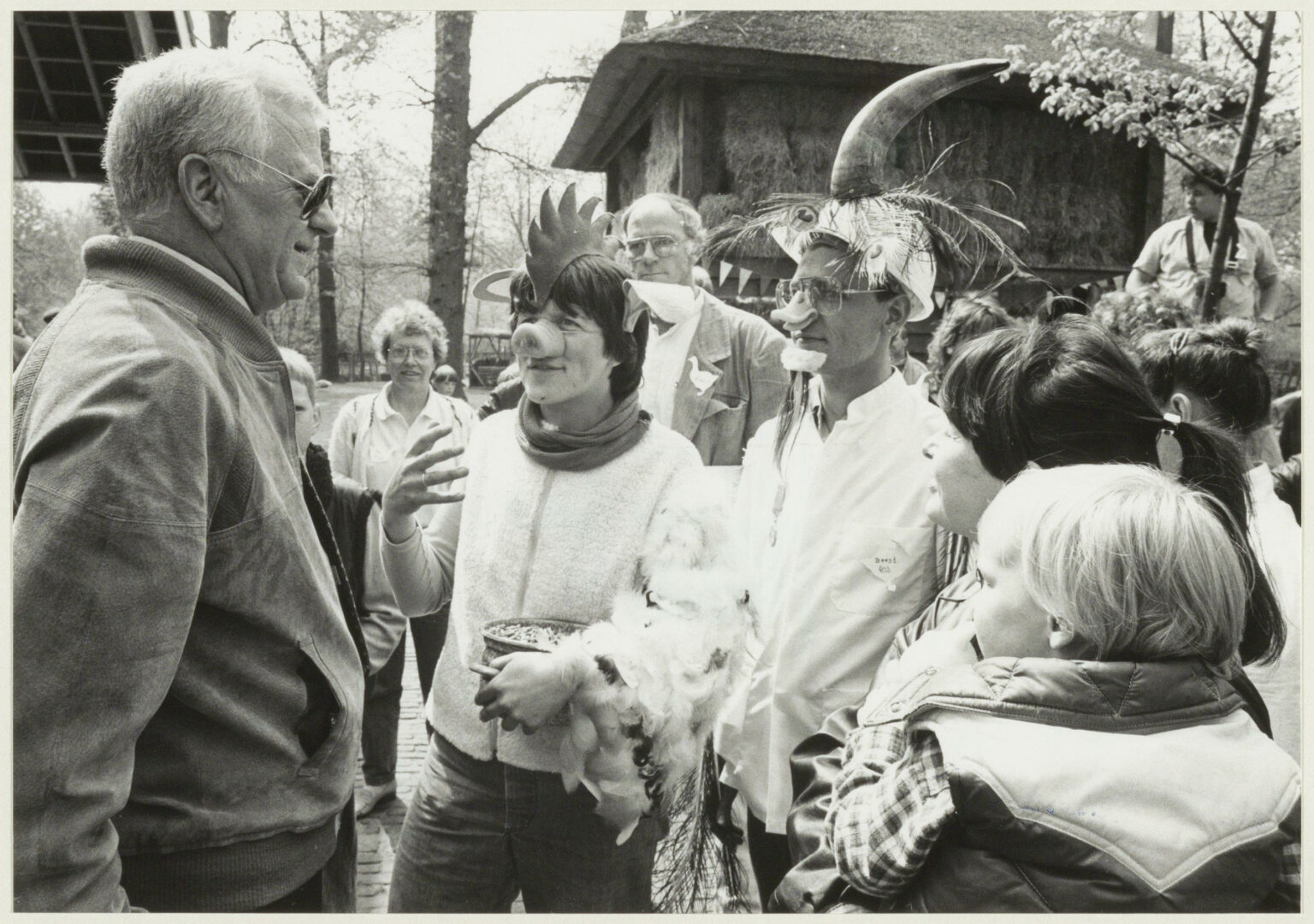Deze bank staat 100 jaar in de Haarlemmerhout dit gaat er mee gebeuren Deze bank staat 100 jaar in de Haarlemmerhout dit gaat er mee gebeuren