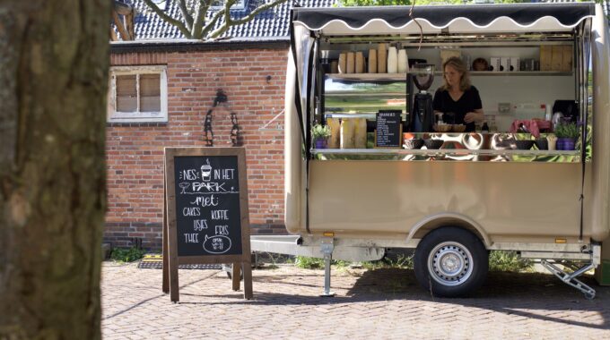 Foodtruck Nes71 in het Zaanenpark
