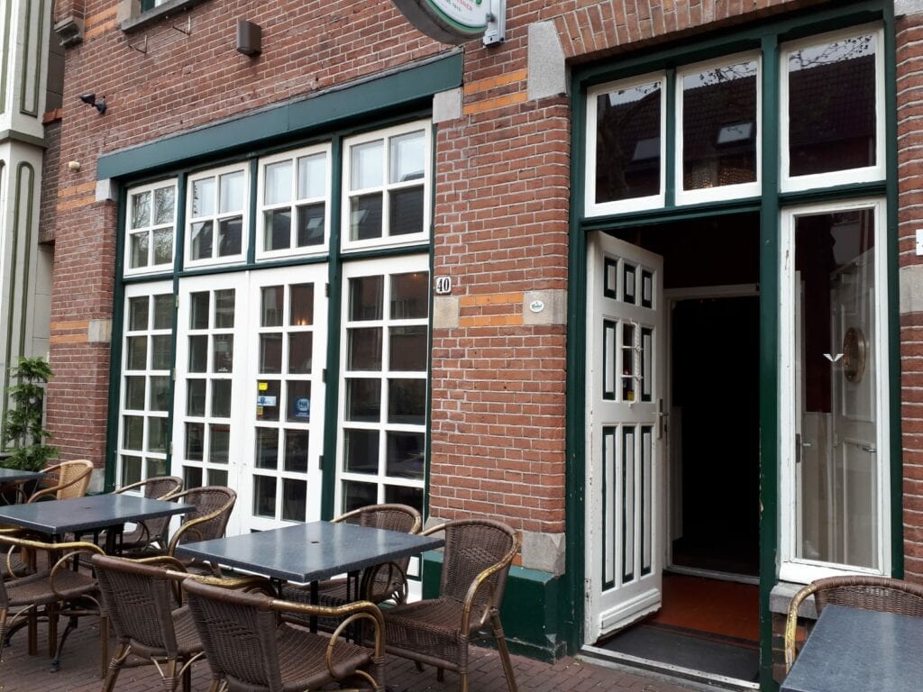 Het is niet meer stil aan de overkant! Hier verhuist café de Engel