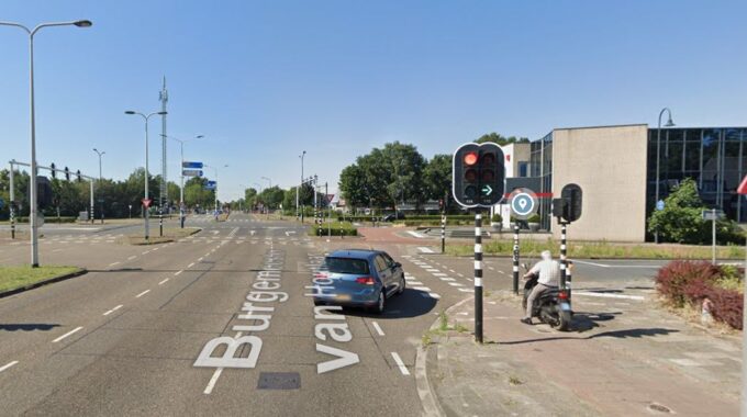 Verkeerslichten Burgemeester van Houtlaan Helmond