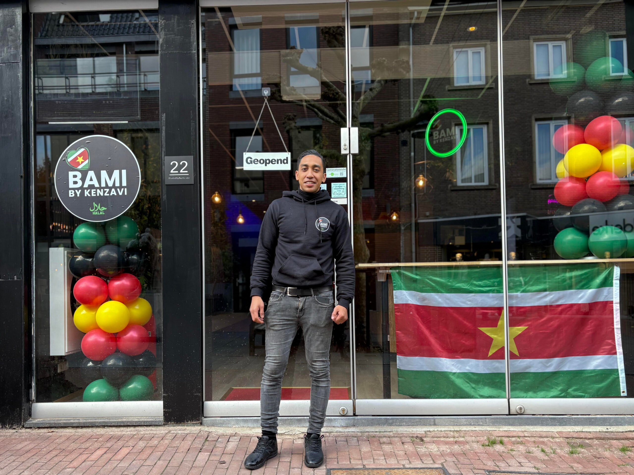 Switi bami! Deze nieuwe Helmondse hotspot brengt je meteen naar Suriname