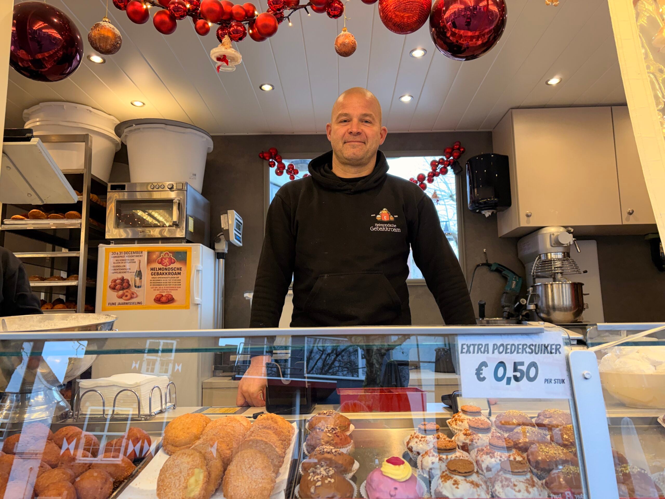 Patrick bakt zich een slag in de rondte: ‘Ik ben 24 uur per dag bezig met mijn oliebollekes’