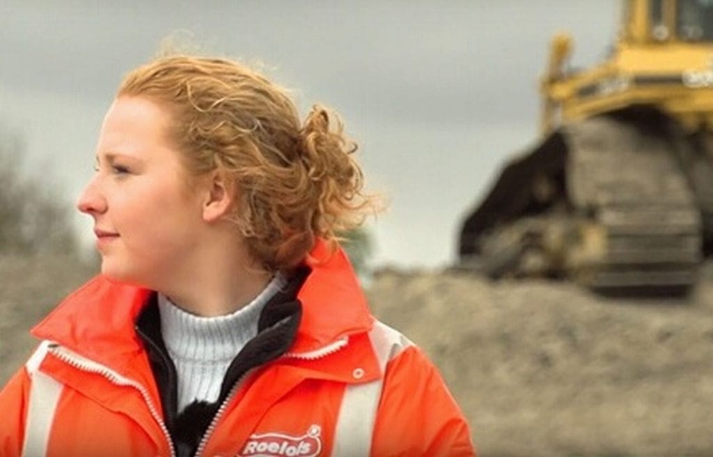 Demi staat toch een beetje in de spotlights indebuurt Hengelo