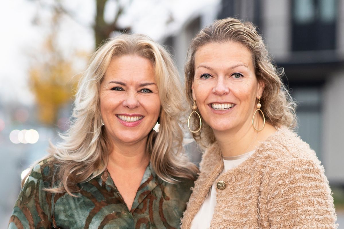 Nicole en Nicole organiseren een uitvaartmarkt: een wát?