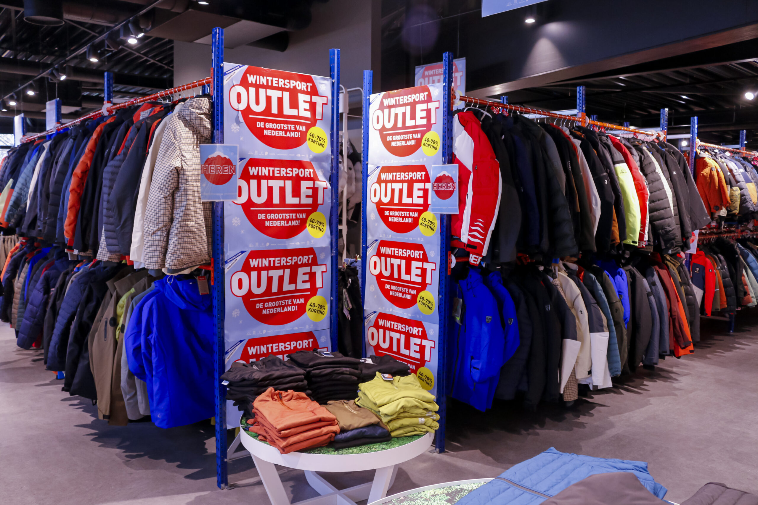 Hier scoor je premium wintersportmerken met minstens 40% korting