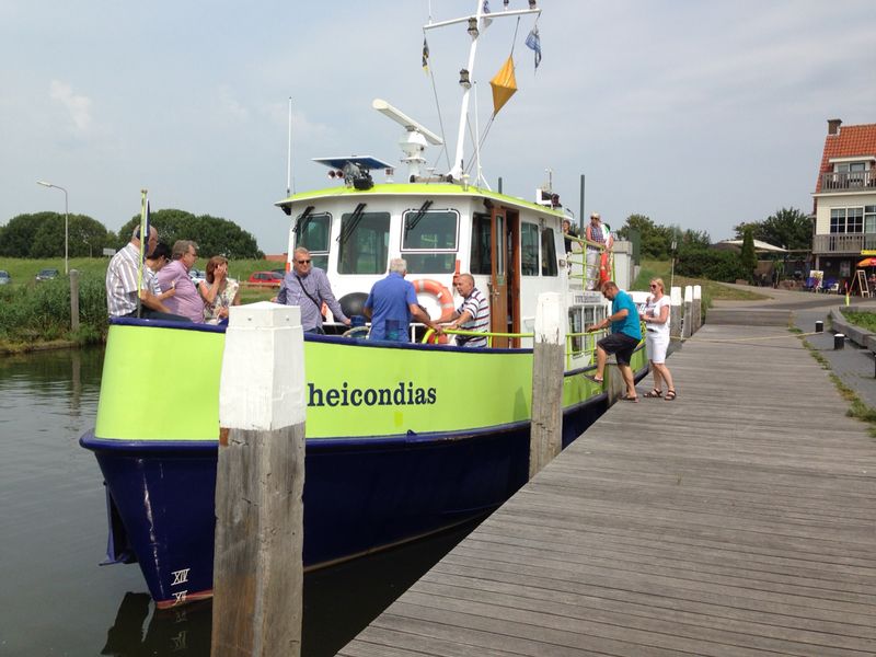 Bootje op, bootje af: met deze veerponten kun je eilandhoppen van en naar de Hoeksche Waard - indebu