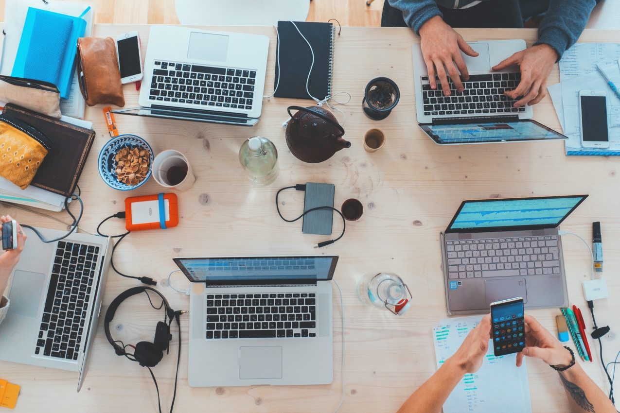 Werken laptops studie kantoor