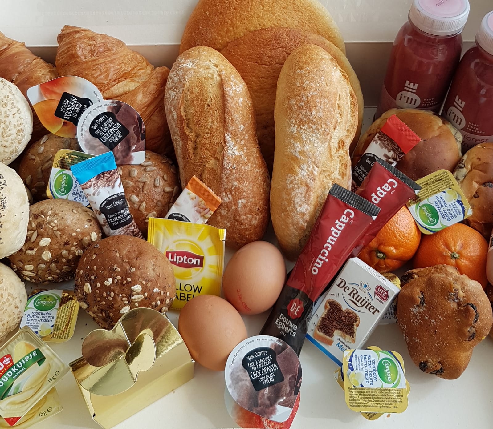 Bakker de Koning mei 2020, foto 2 - Ontbijt pakket 2 pers.