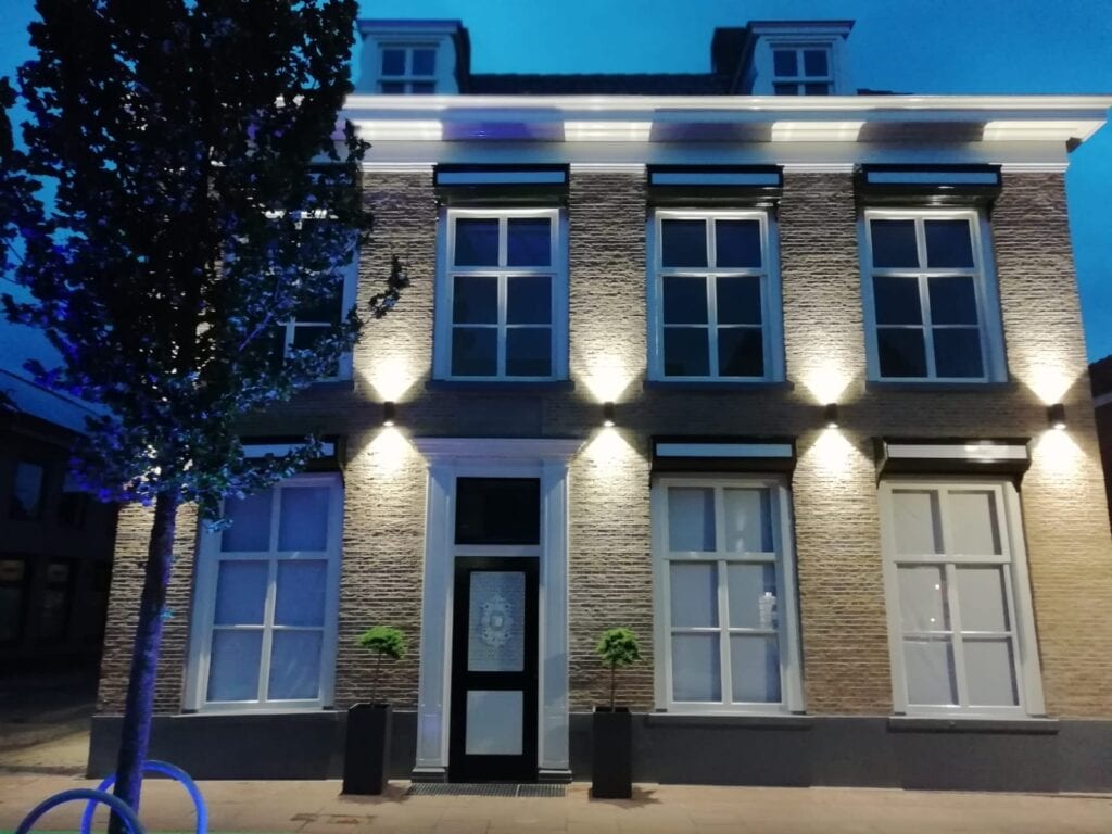 Van verpauperd naar parel voormalig Chinees restaurant in Numansdorp nu eyecatcher