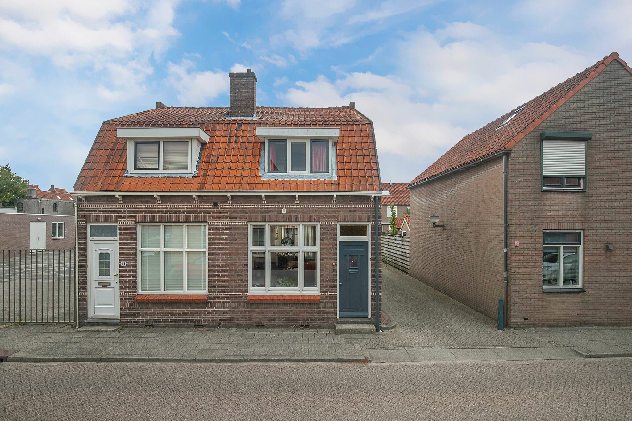5 x de goedkoopste huizen die nu te koop staan in de Hoeksche Waard indebuurt Hoeksche Waard