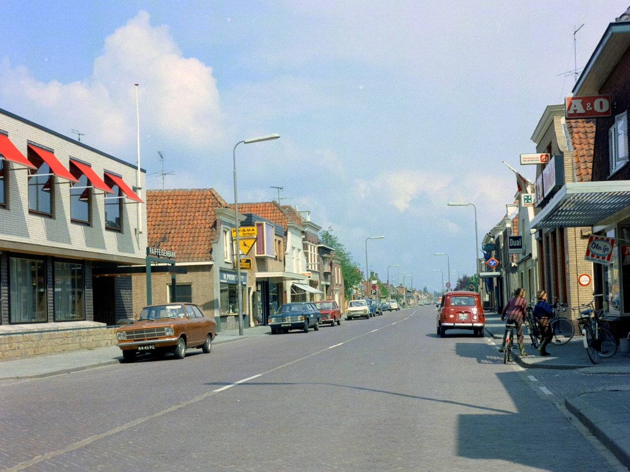 Foto's! Zo zag het centrum van Numansdorp eruit in de jaren '70 en '80 indebuurt Hoeksche Waard