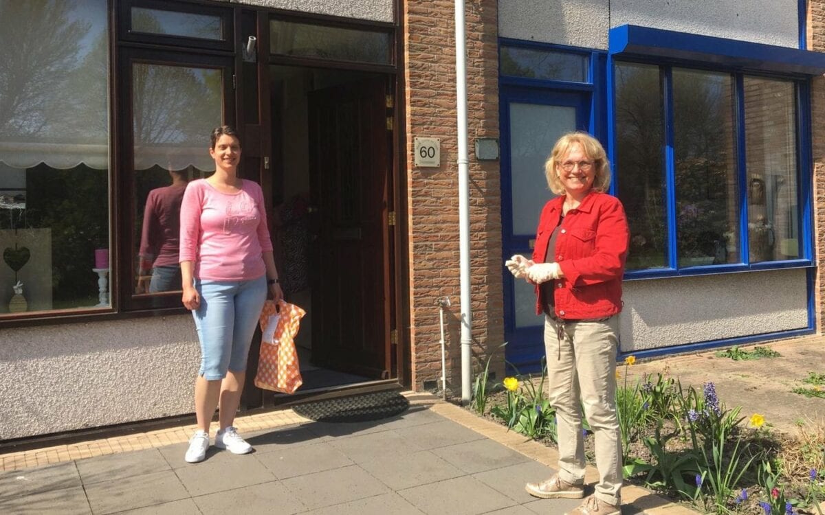 Bibliotheek Hoeksche Waard - overhandigen verrassingstas