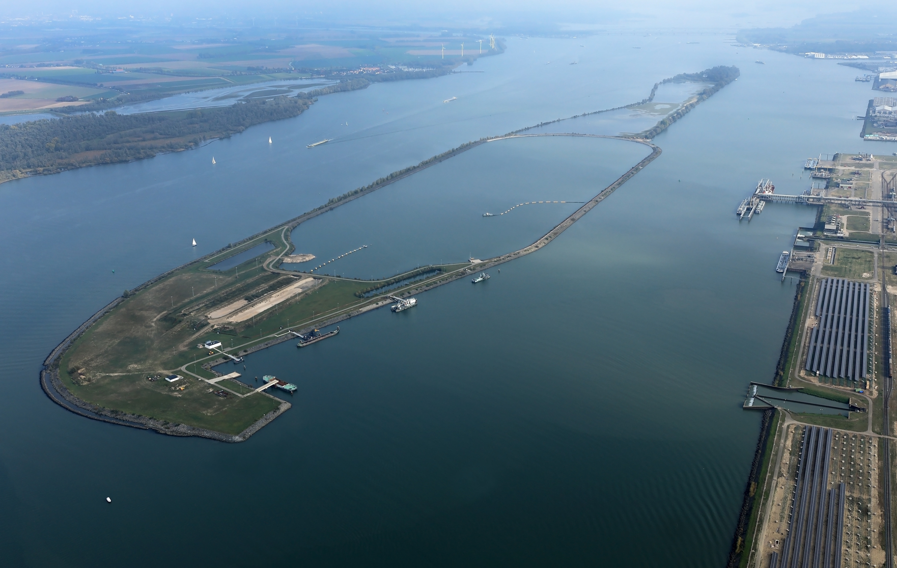 Mysterie: het ligt pal voor Strijensas, heet Sassenplaat en toch hoort dit eiland niet bij de Hoeksc