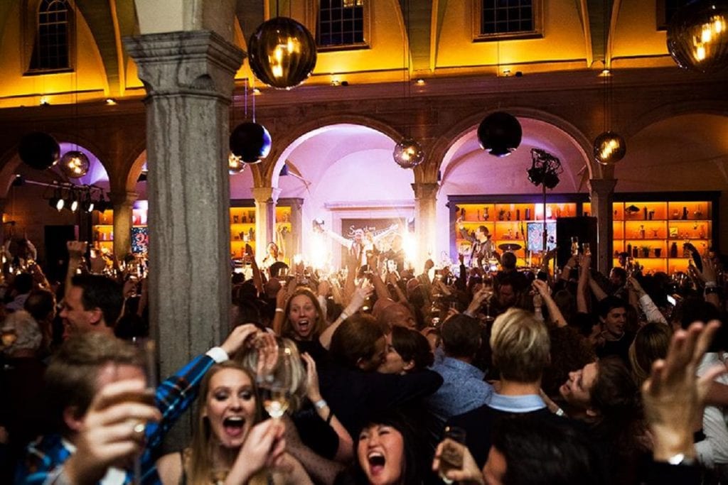 Hier kun je in Leiden feesten tijdens Oud & Nieuw 2017 indebuurt Leiden