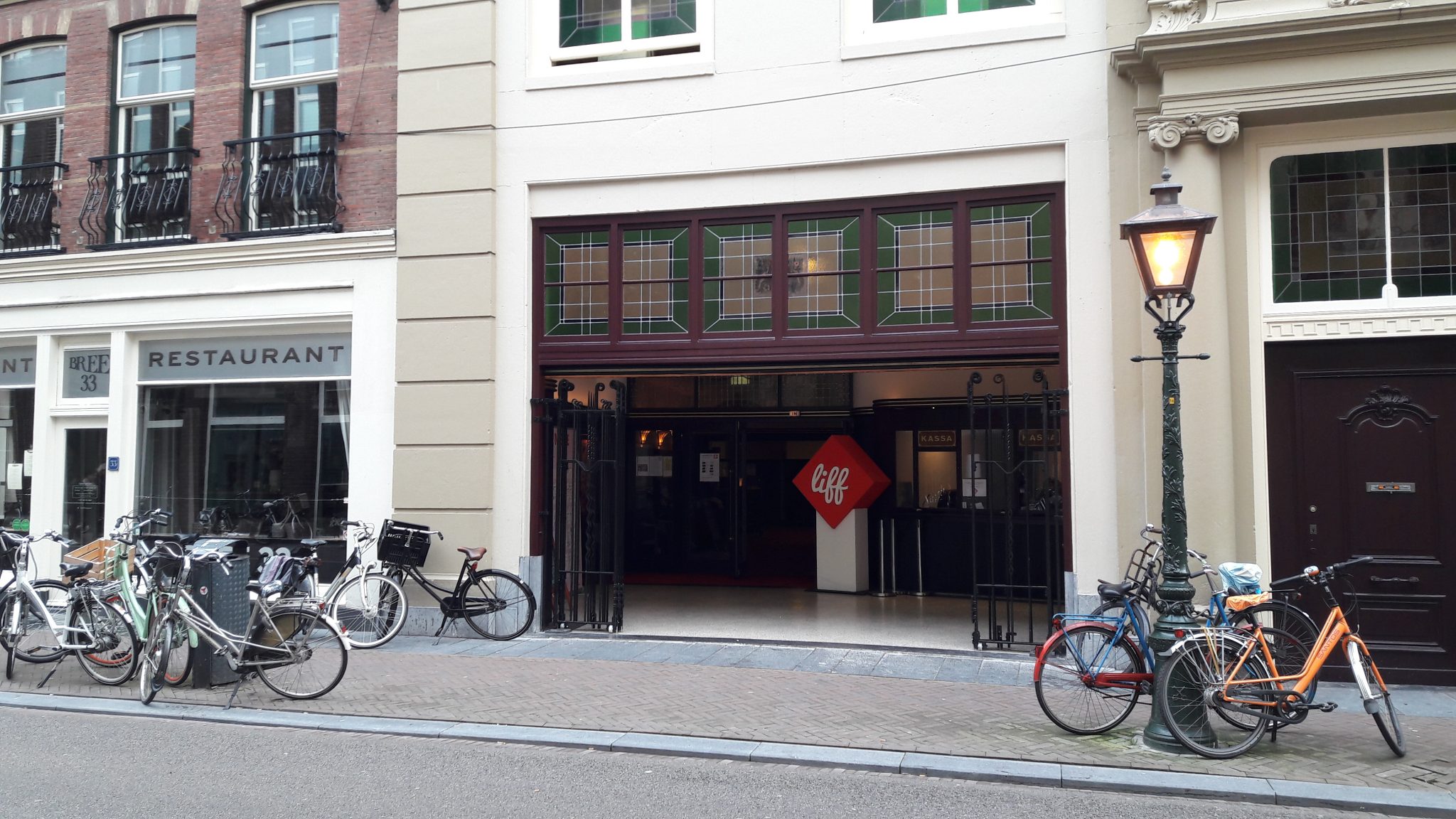 Leuk volgens local Laila 'Ik ben echt verliefd op Leiden' indebuurt Leiden