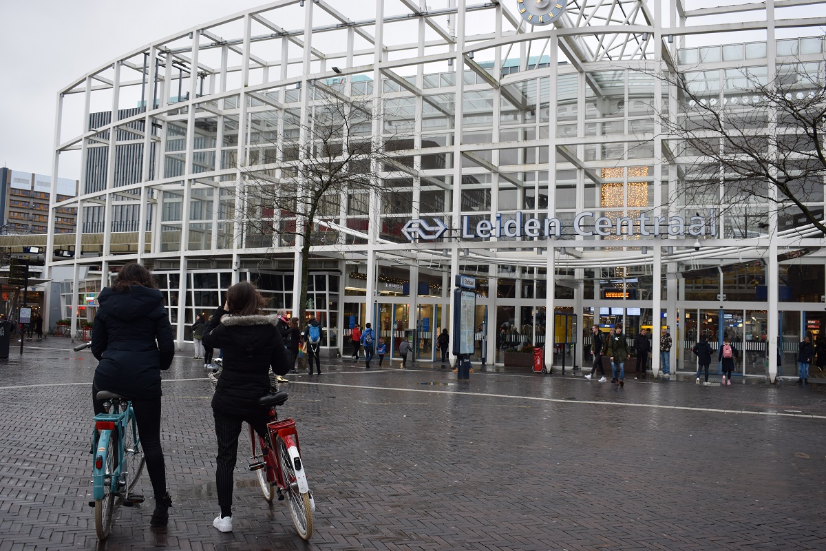 leiden centraal stationsplein