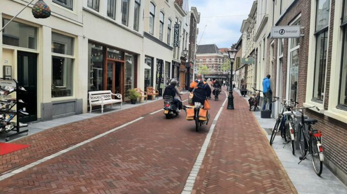 brommer fiets postbode hogewoerd