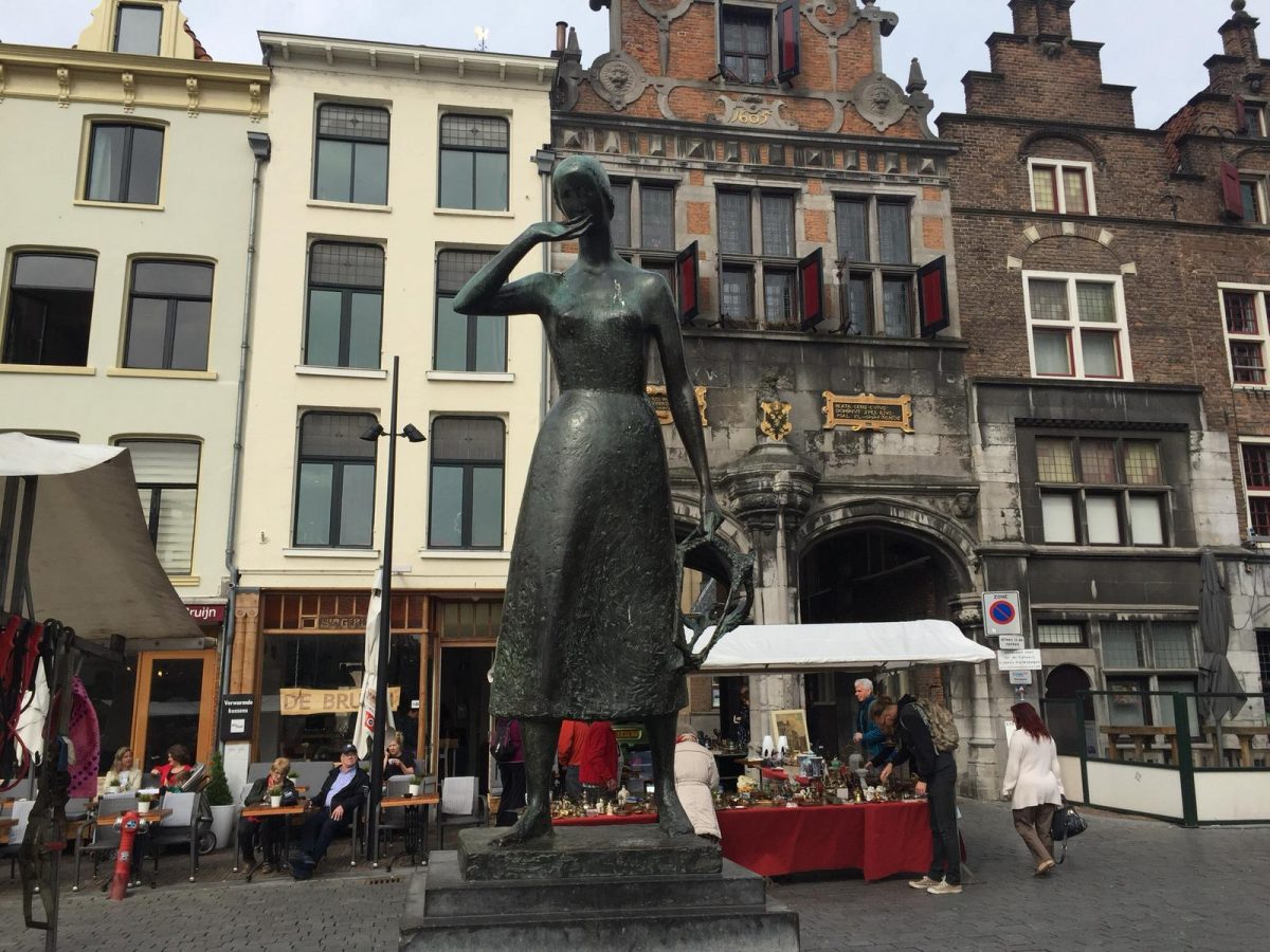 Mariken standbeeld