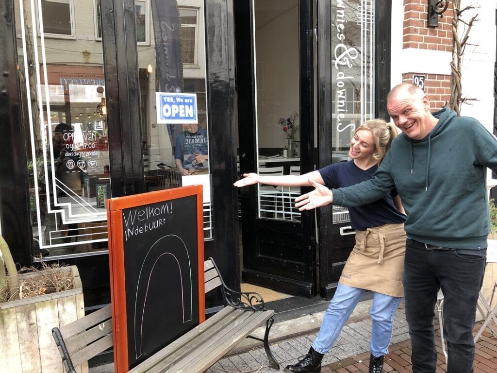 Job van Brownies & DownieS 'Tijdens het kleuren praten ze over meisjes