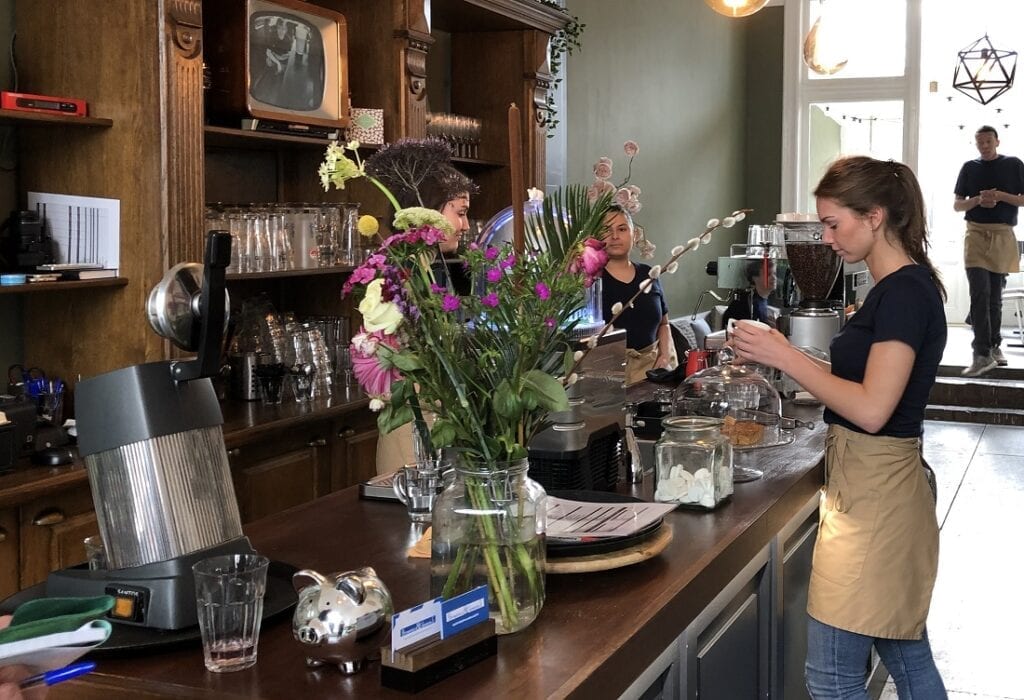 Job van Brownies & DownieS 'Tijdens het kleuren praten ze over meisjes