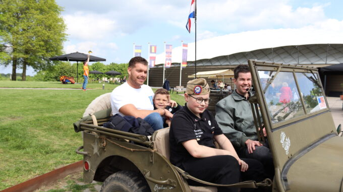 Grateful Generation Tours tijdens Het Vrijheidsfestival van Vrijheidsmuseum in Nijmegen