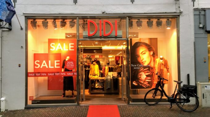 didi harderwjjk safcat donkerstraat kledingwinkel aziatisch