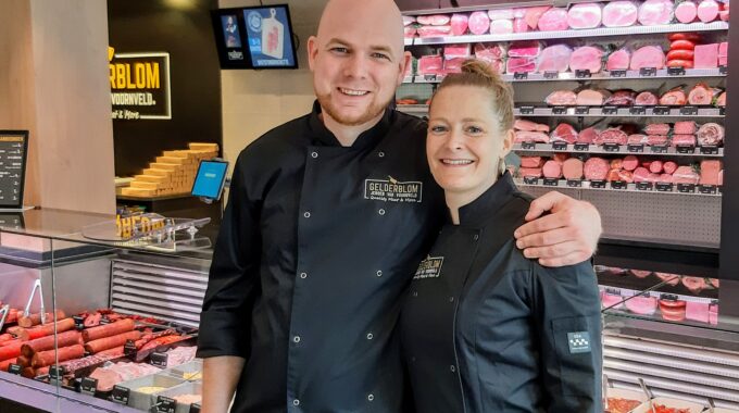 Jeroen en Annegré van Voornveld in hun nieuwe slagerij Gelderblom in Ermelo