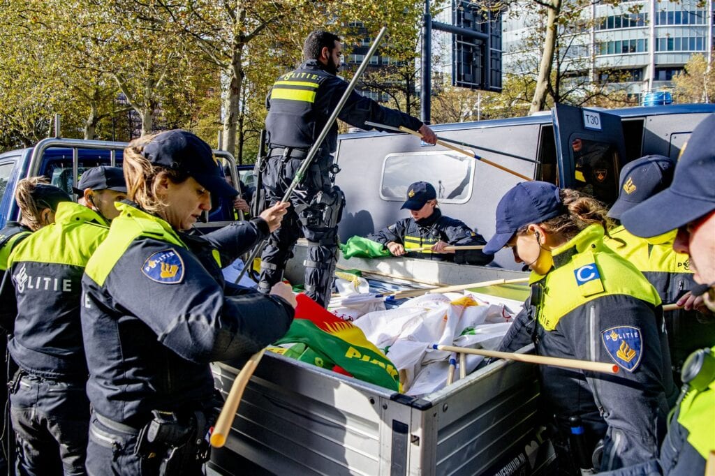 Petje af! Zo snel is de politie in Rotterdam indebuurt Rotterdam