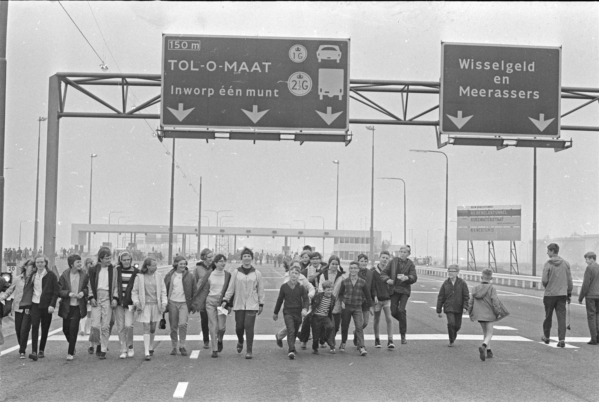 Nostalgie! De opening van de Beneluxtunnel in 1967 Nostalgie! De opening van de Beneluxtunnel in 1967