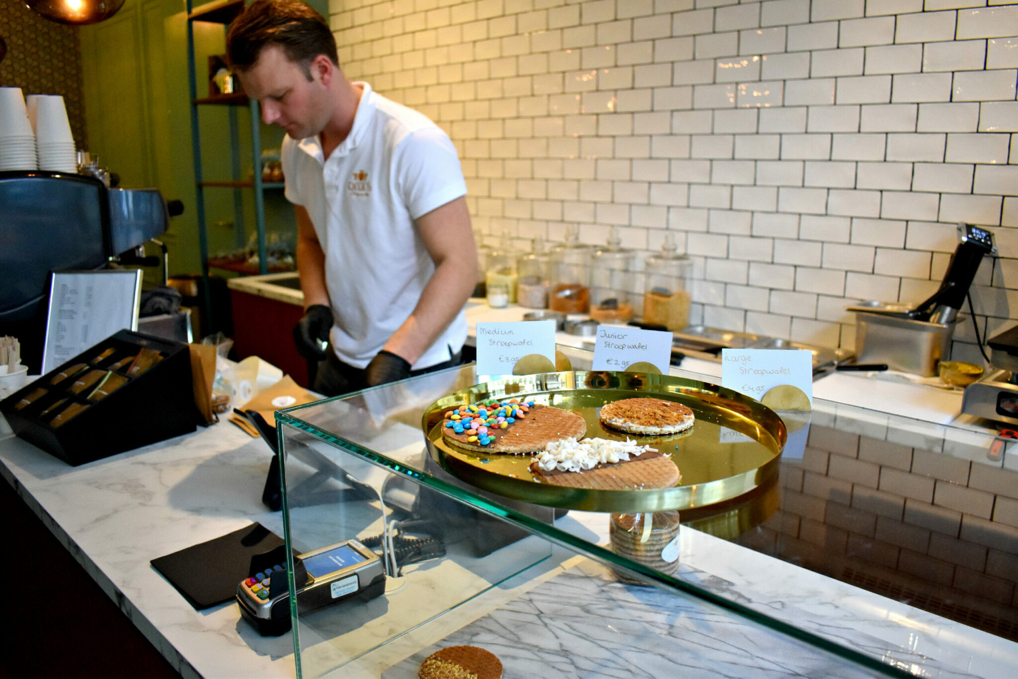Stroopwafel met topping bij Didi's in Rotterdam centrum