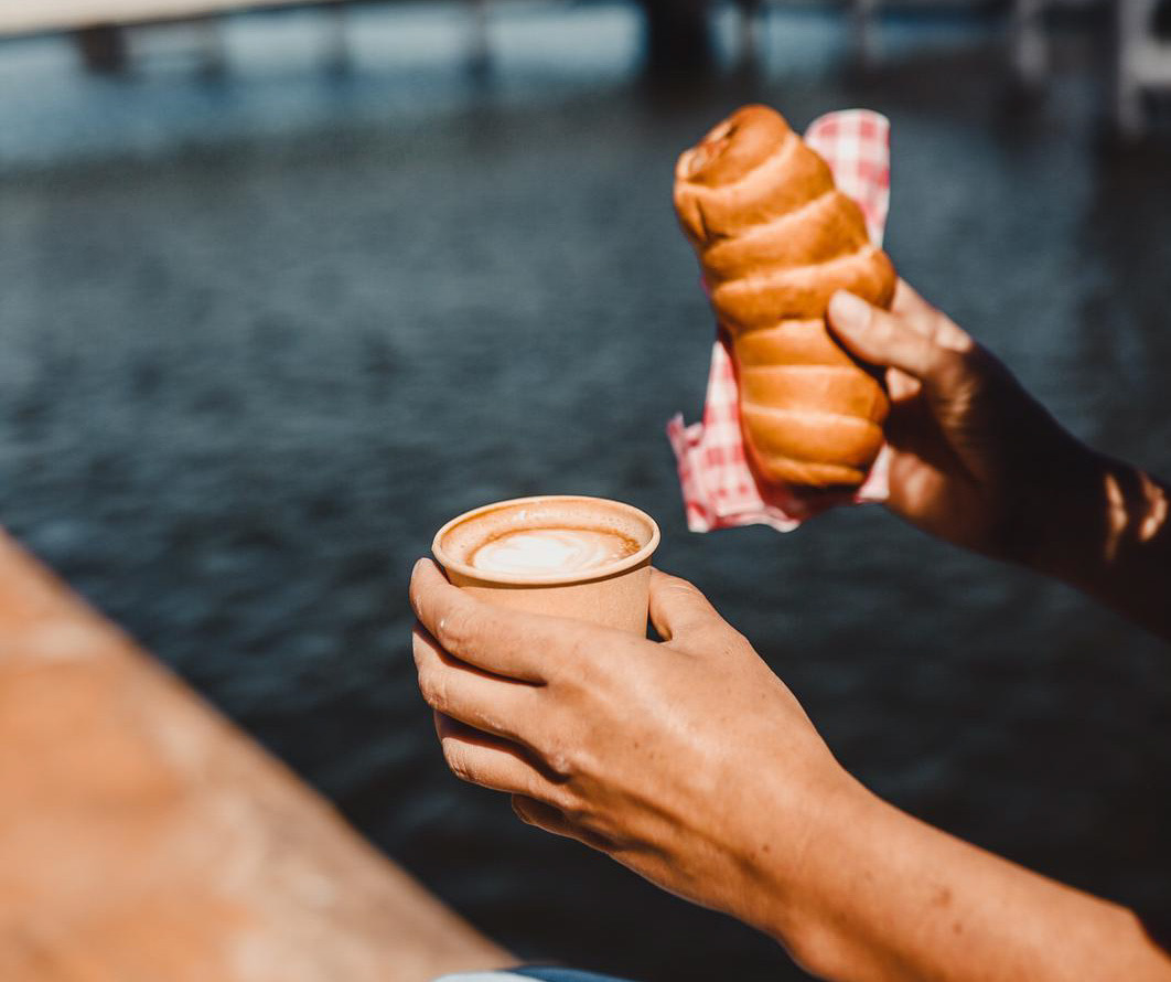 jordy's bakery koffie en broodje