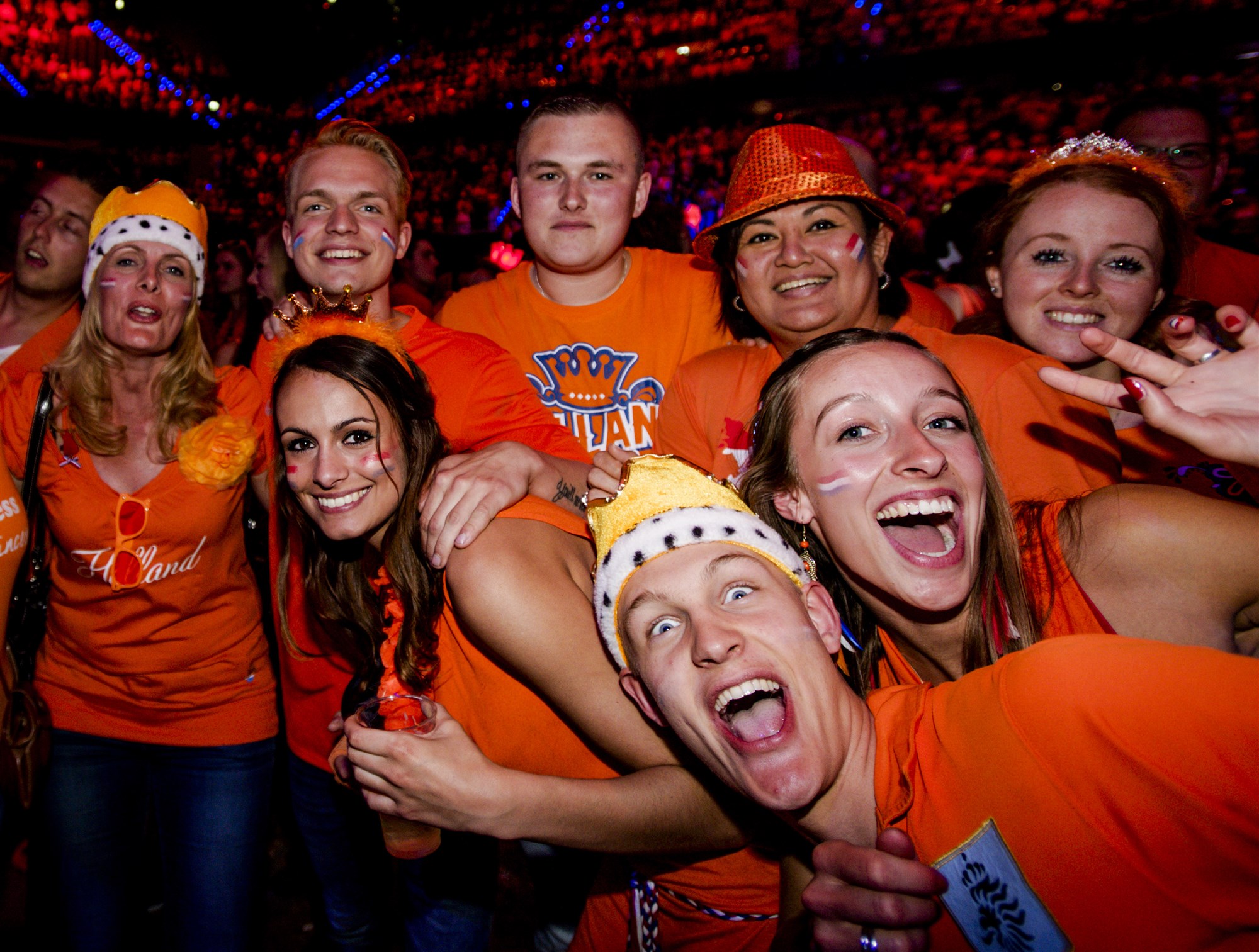 Huilen met de (oranje) pet op 7 x feestjes die we deze Koningsdag missen Huilen met de (oranje) pet op 7 x feestjes die we deze Koningsdag missen