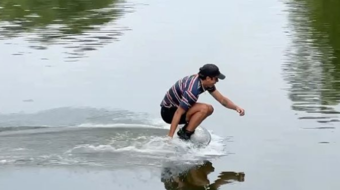 Adrien Raza