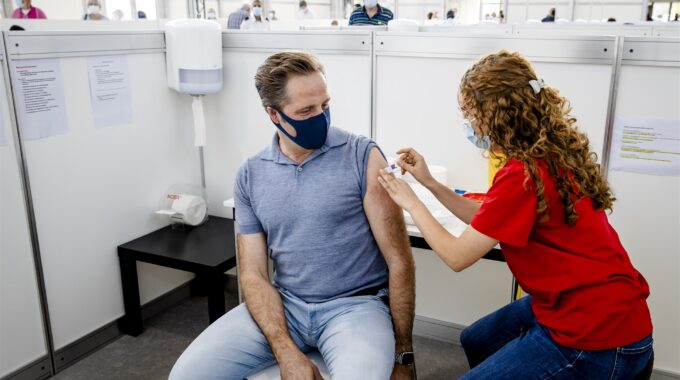 vaccinatie hugo de jonge