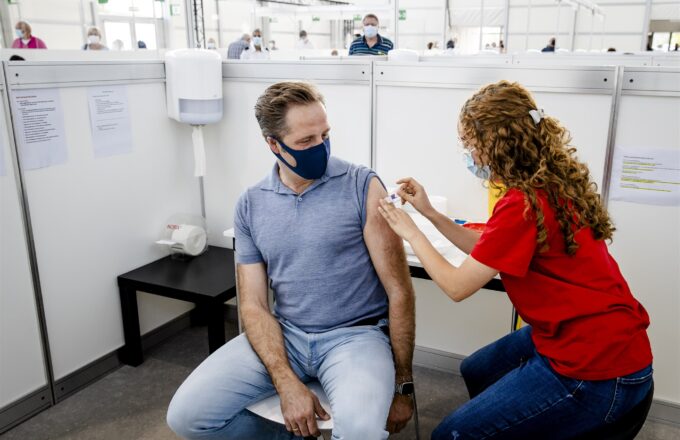 vaccinatie hugo de jonge