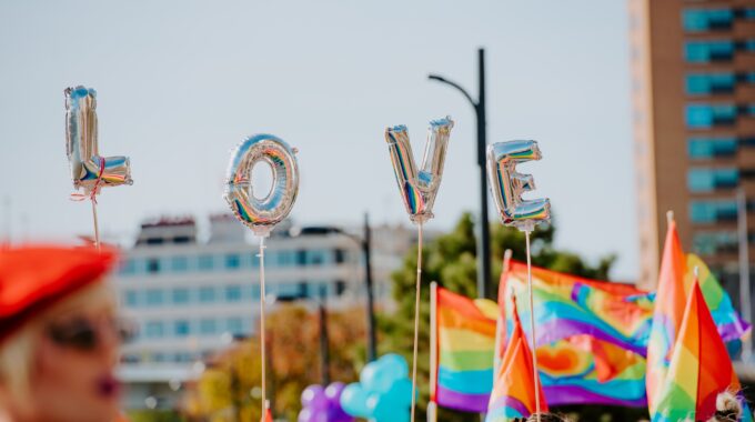 pride love vlaggen feest rotterdam parade