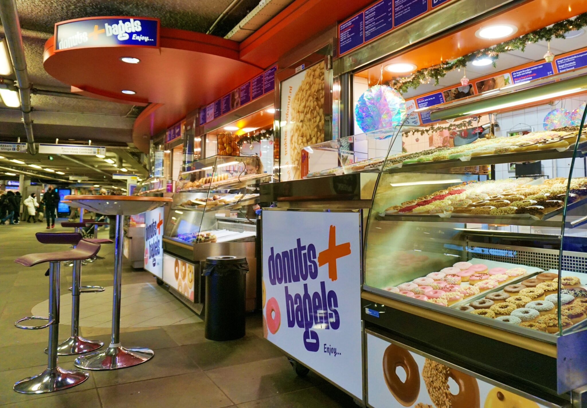 Hannie's kerstdonuts zijn een begrip in Rotterdam 'Het gaat