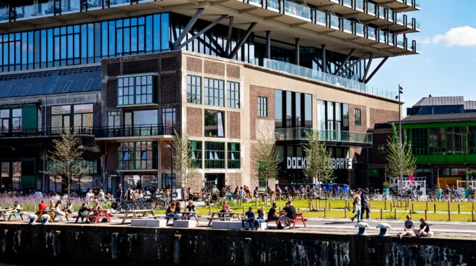 fenix food factory terras katendrecht
