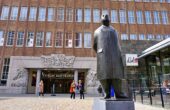 mysterie man voor Donner