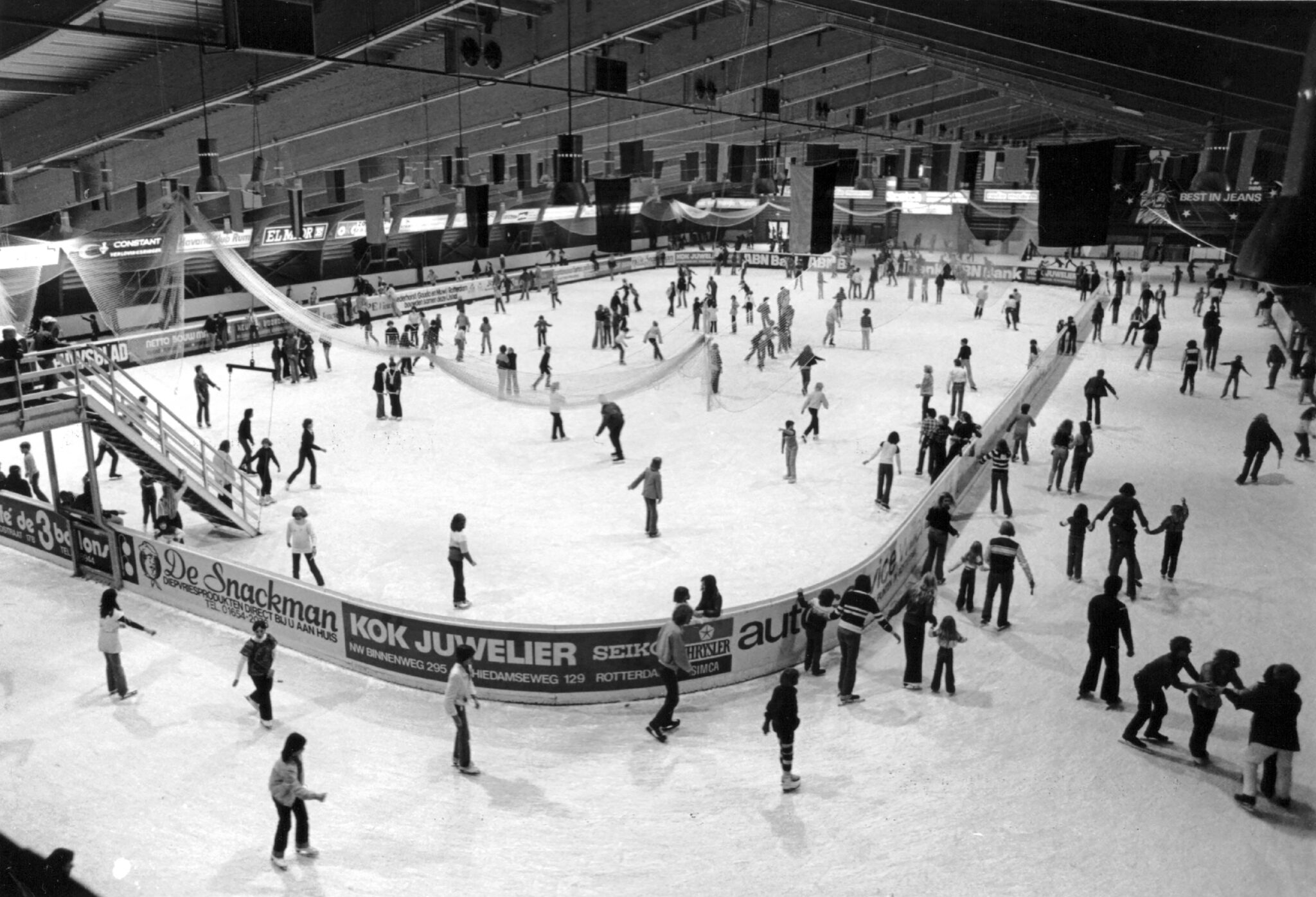 Van ijshal naar parkeergarage hierom heet deze straat Schaatsbaan